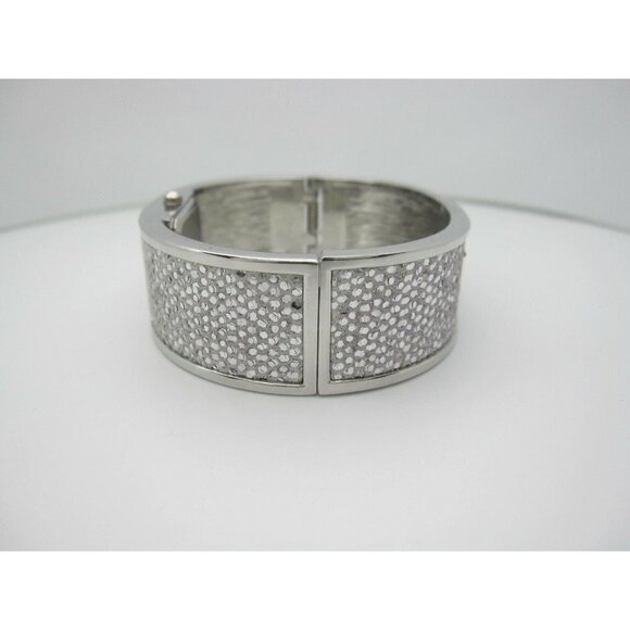 Women's Studio Time Quartz Water Resistant Analog Dial Bangle Watch (B992) - Picture 6 of 6